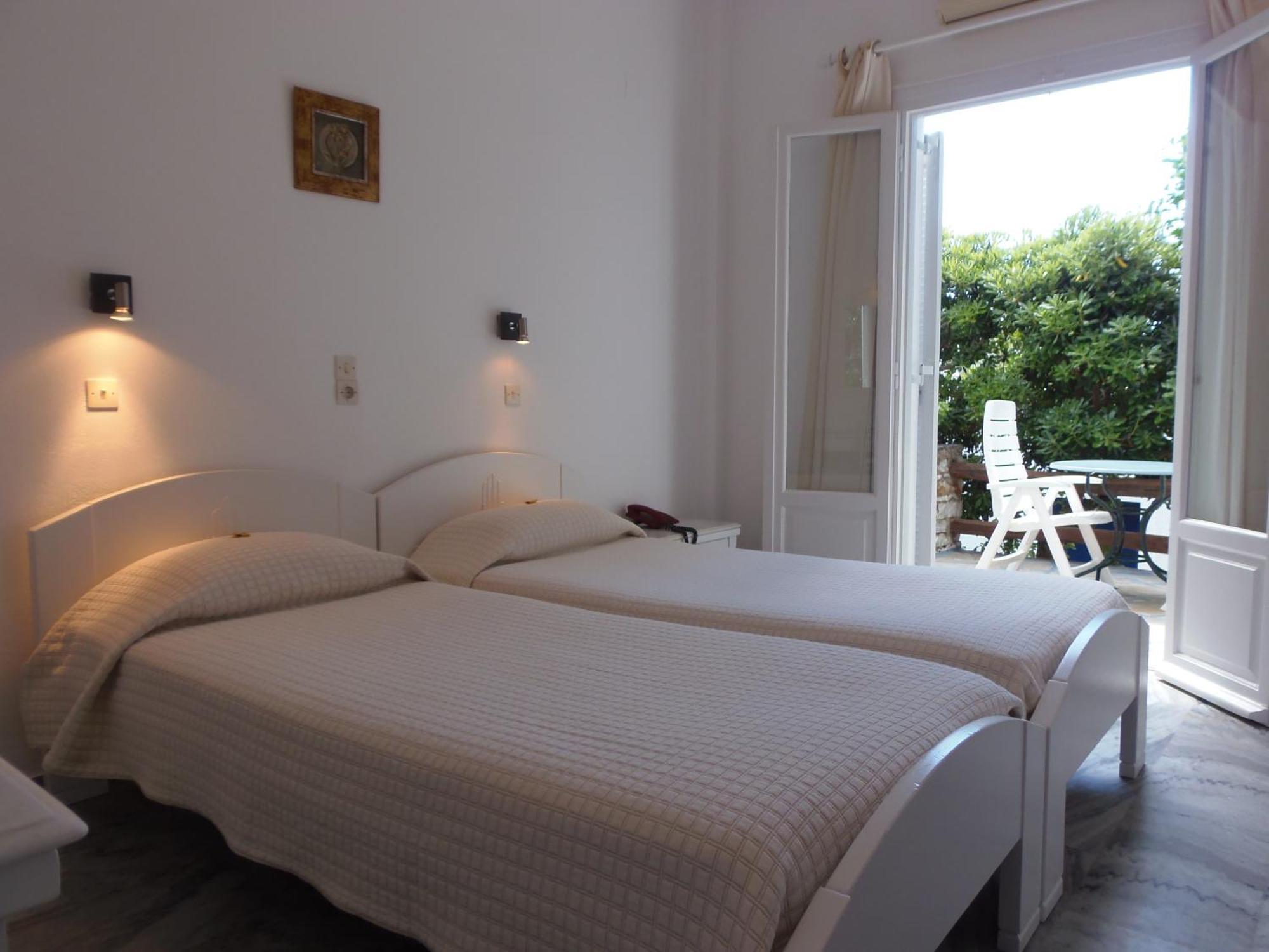 Hotel Manos Naousa Quarto foto
