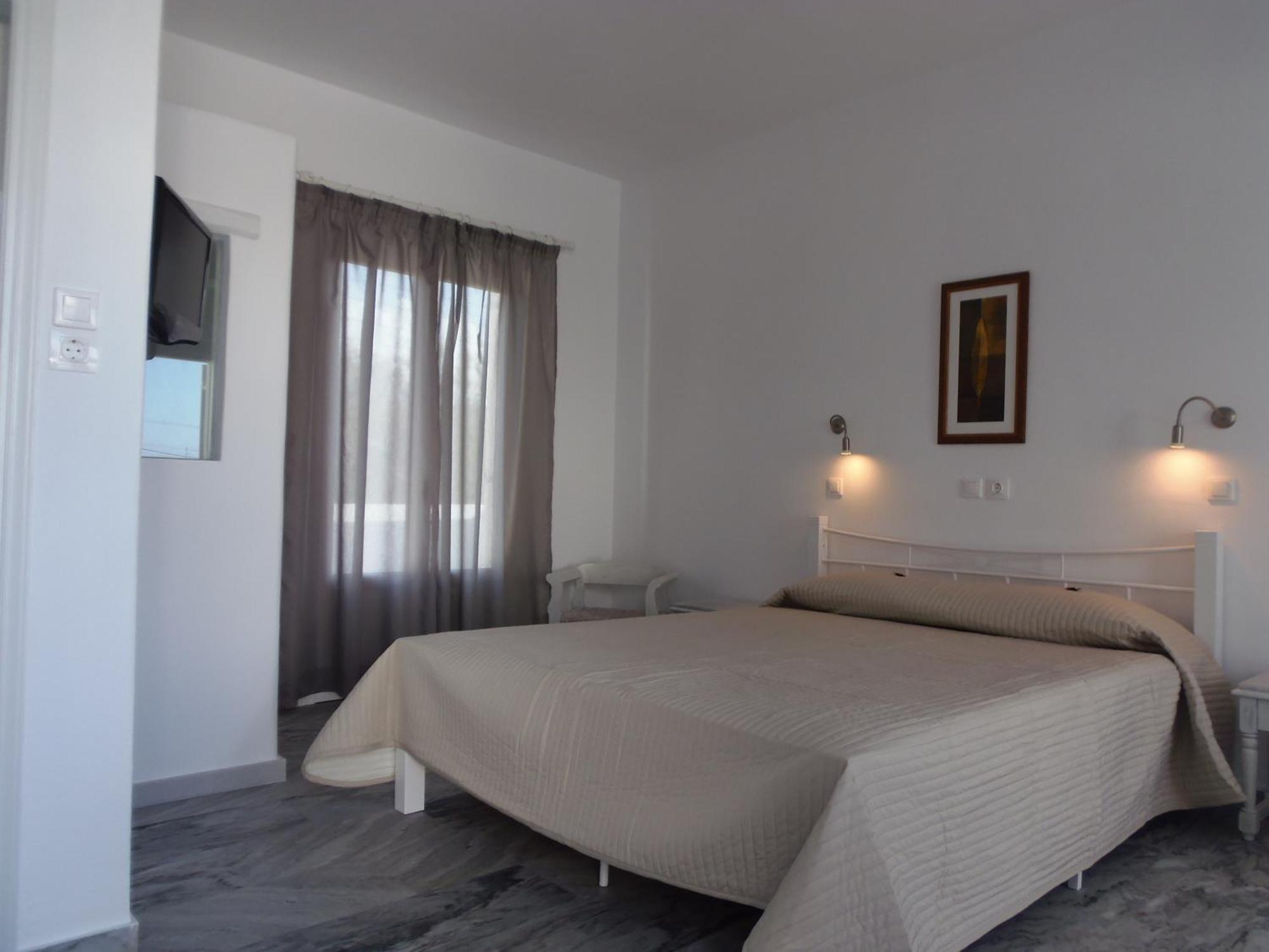 Hotel Manos Naousa Quarto foto