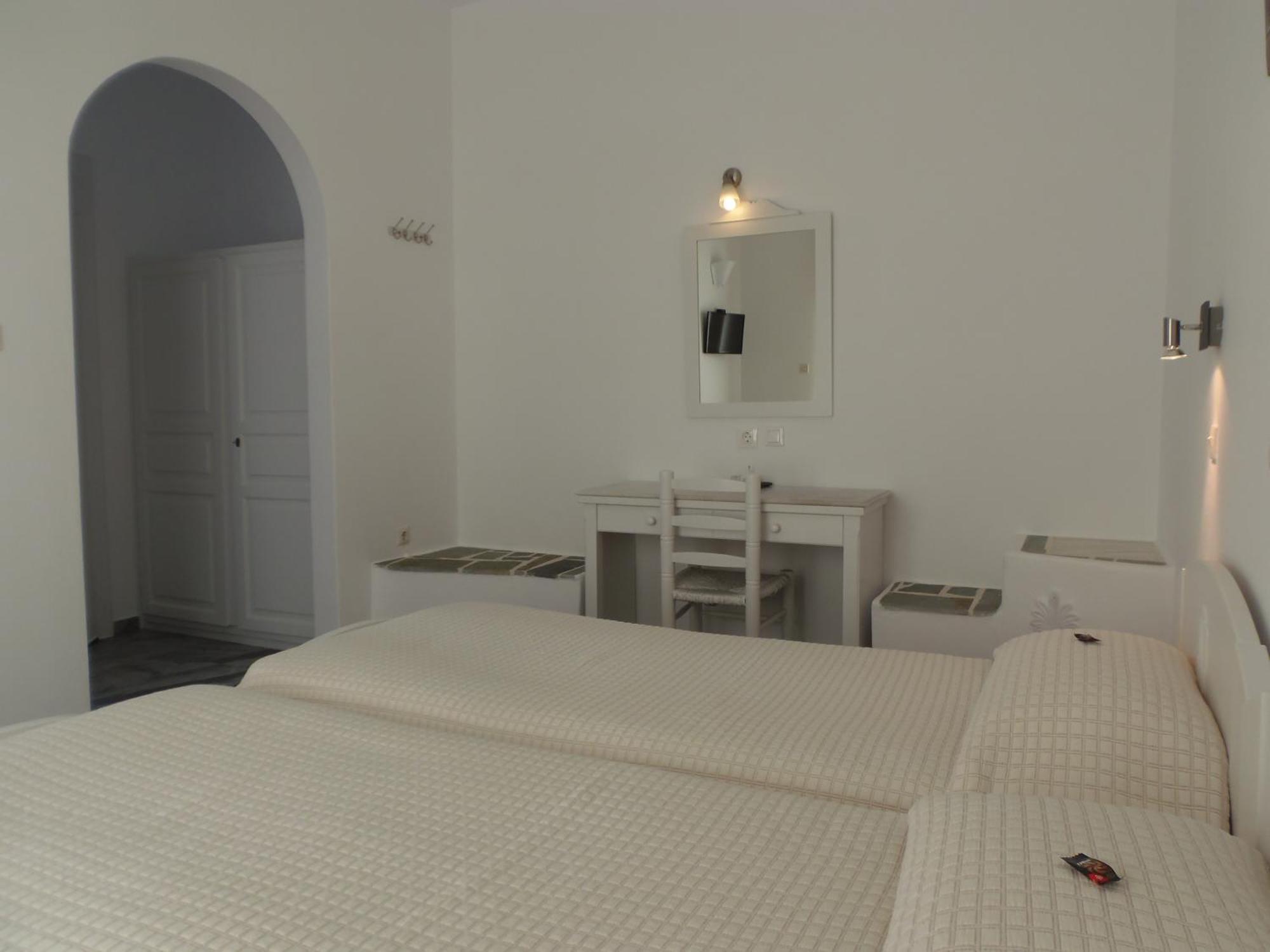 Hotel Manos Naousa Quarto foto